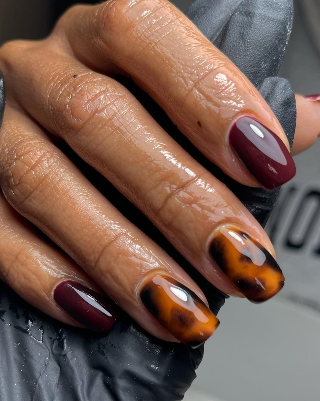 burgundy nails