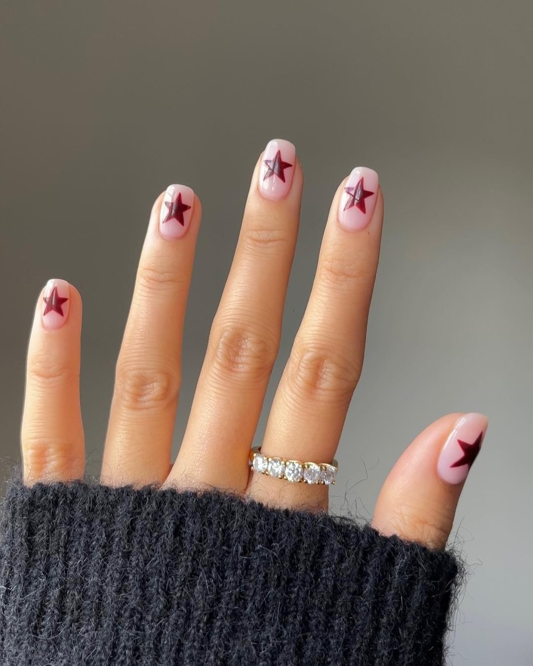burgundy nails
