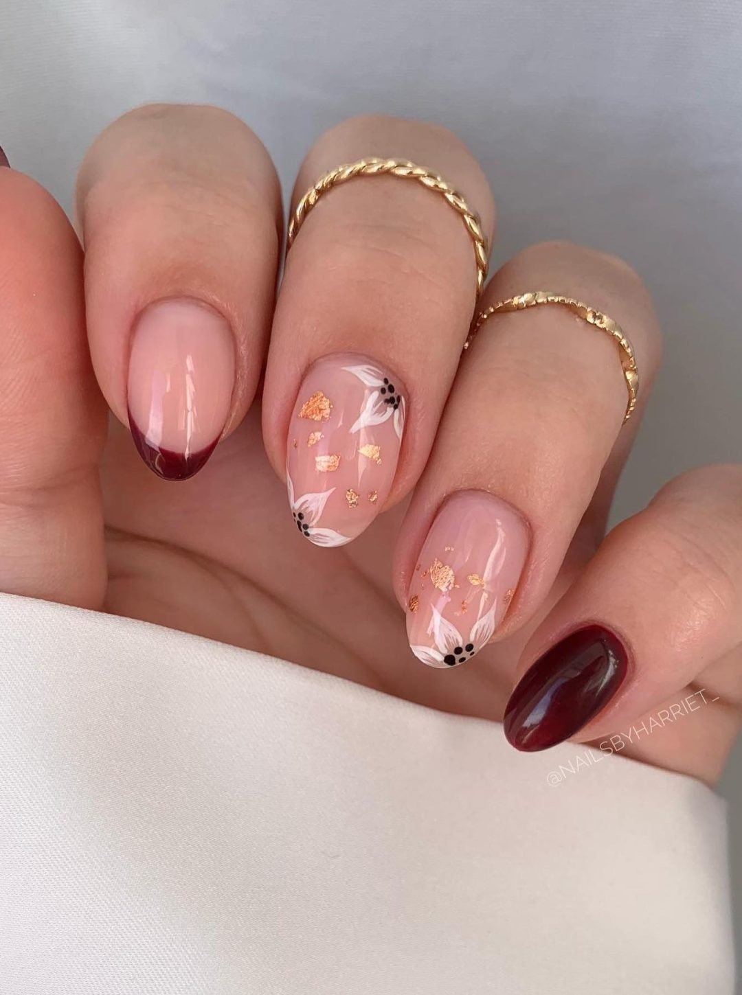 burgundy nails