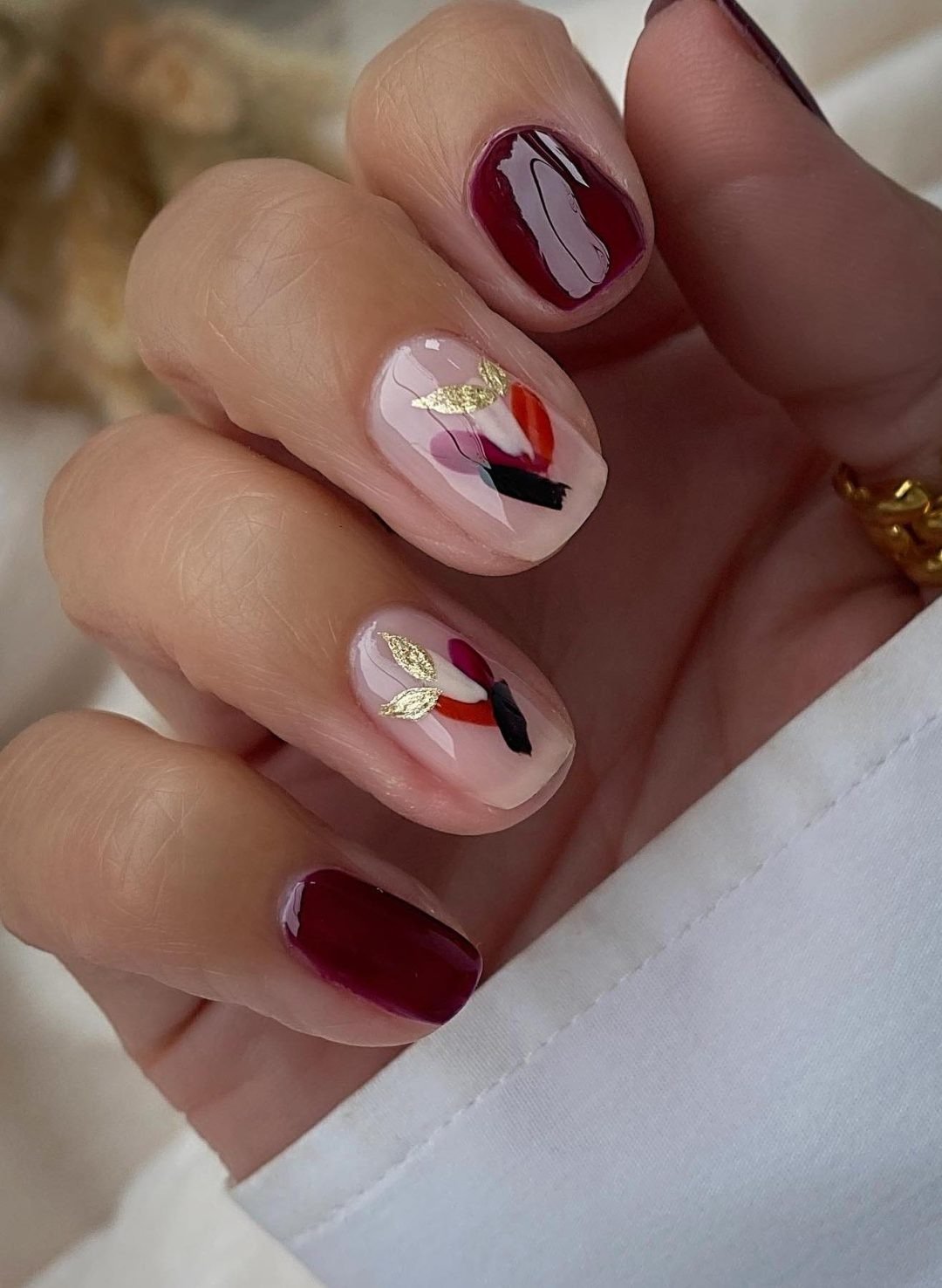 burgundy nails