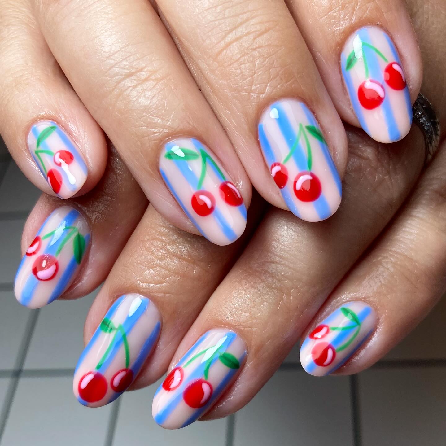 chezpaintsnails