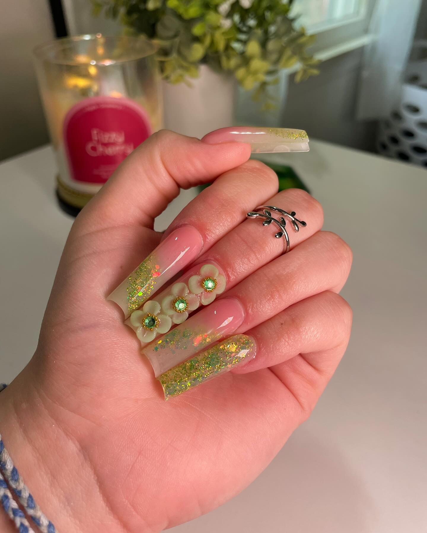 nailsssby_em