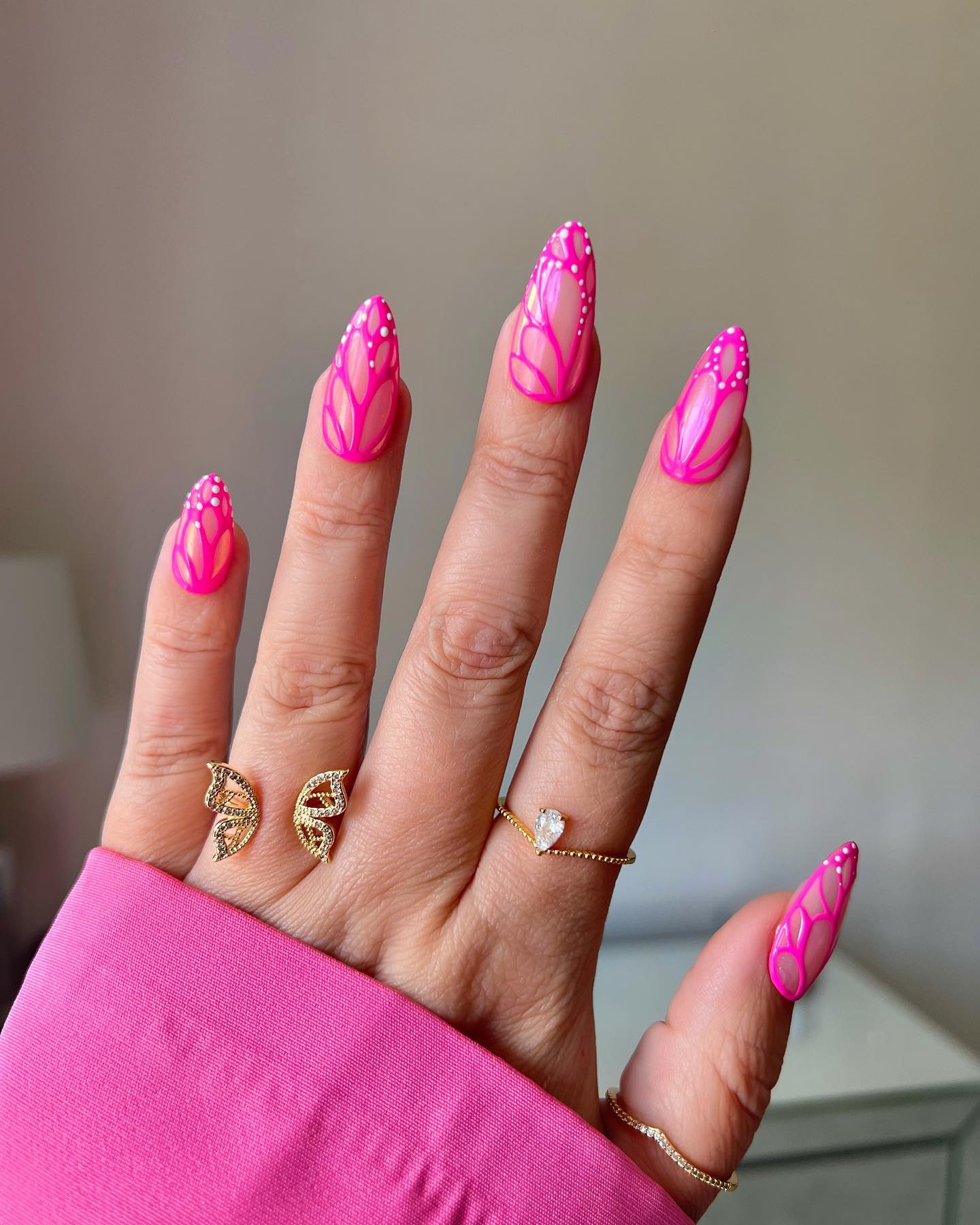 nolas.nails